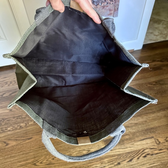 5 for $15 🦋 EMIRATES | First Class Tote Bag in Grey Jute - Picture 3 of 3